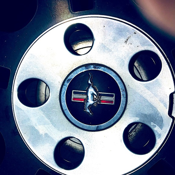 Mustang wheels - Picture 1 of 3